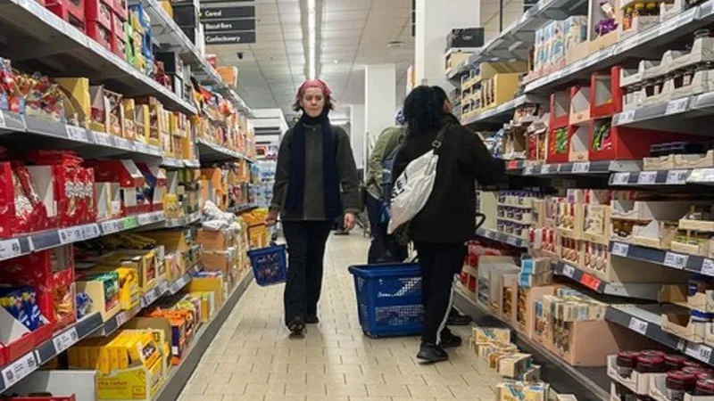 Statul scumpește produsele tradiționale. Ce prețuri vor fi la rafturi de anul viitor în România Foto: Profimedia Images (fotografie cu caracter ilustrativ)