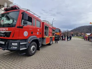 Incendiu de proporții într-un bloc din Slatina. Pompierii au intervenit de urgență - Foto: Arhiva