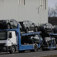 Sute de salariaţi concediaţi de Dacia Renault. Care este cauza şi cum se vor petrece lucrurile - Foto: INQUAM PHOTOS/George Călin
