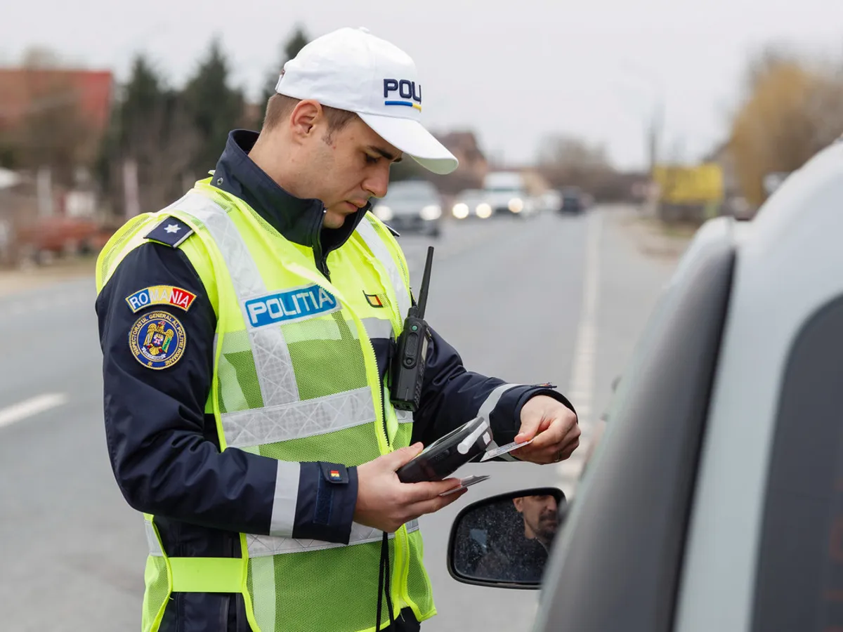 „Minune”, pentru șoferi în România! Polițistul rutier nu va mai putea da amendă pentru lipsa actelor. De când?