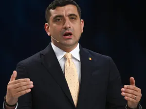 George Simion a plecat din țară, la scurt timp după ce a pierdut alegerile. Cu cine a fost văzut în aeroport