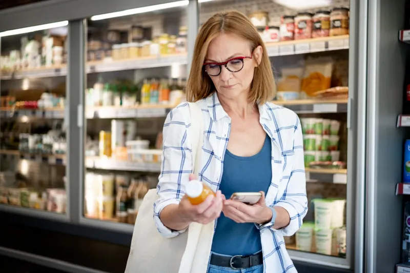Femeie în supermarket - Foto: Freepik (rol ilustrativ)