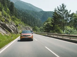 Drum de 1.000 km cu o mașină electrică la 32°C? Da: viteze de 85-100 km/h, fără aer condiționat - Foto: autobild.de