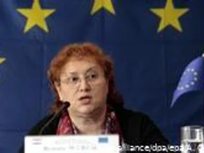 Deutsche Welle: Renate Weber voia să scape cu mustrare scrisă