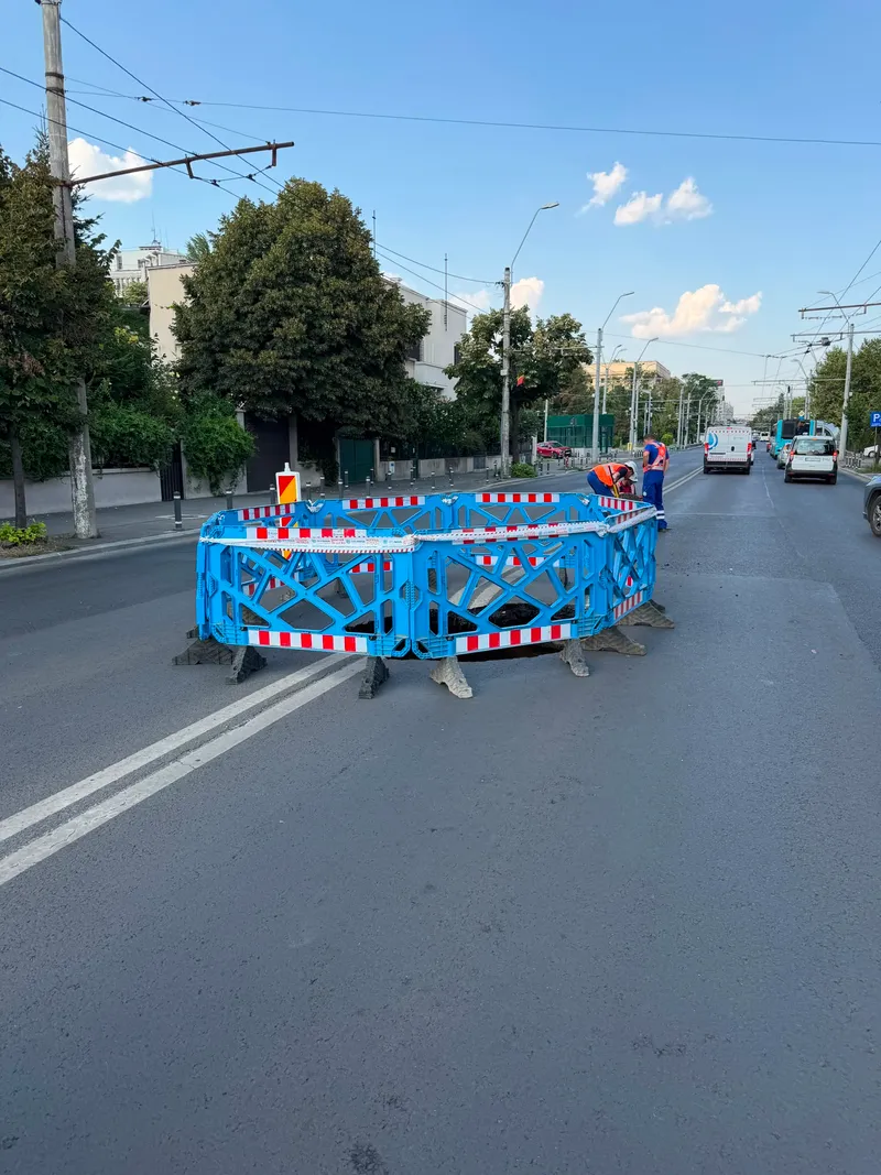Groapa pe Bulevardul Eroilor - Foto: Amator