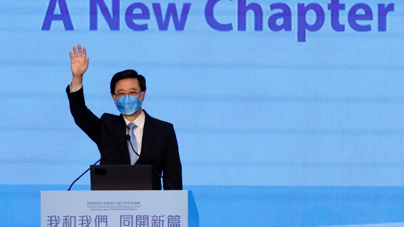 Fostul șef al Securității din Hong Kong, „premiat” de China. John Lee va fi desemnat premier. / Foto: theglobeandmail.com