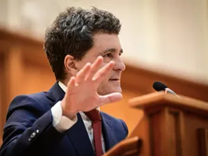 Nicuşor Dan, în timpul discursului de la depunerea Jurământului, din plenul Parlamentului - Foto: Profimedia Images