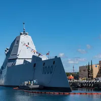 USS Zumwalt, cel  mai avansat distrugător al Marinei Militare a SUA/foto: US Navy
