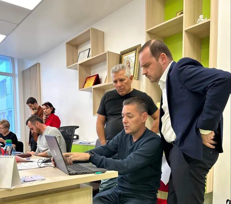 Alexandru Rogobete, ministrul Sănătății, în control la Spitalul Sfanta Maria din Iași - Foto: Facebook/ Alexandru Rogobete
