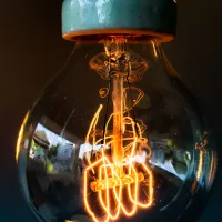 Clienții Hidroelectrica vor plăti facturi mai mari la curent - Foto: Unsplash/Christian Dubovan