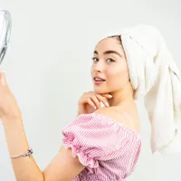 Obiceiul care duce la riduri și la o față asimetrică. Cu toții îl avem. Ce să nu faci noaptea - Foto: Profimedia Images (Imagine cu rol ilustrativ)