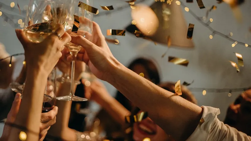 Revelion 2024, la Sibiu, cu până la 9.000 de lei pentru 3 nopți, sau 8 zile la 5 stele în Egipt? - Foto: pexels.com/cottonbro studio - Imagine cu rol ilustrativ