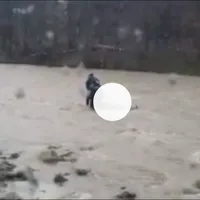 Trupul unui bărbat a fost găsit luat de curenții râului Putna - Foto: Facebook/ SVSU Tulnici