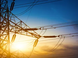 Românii ar putea obține o subvenție pentru facturile la energie electrică de la 1 iulie Foto: Freepik (fotografie cu caracter ilustrativ)