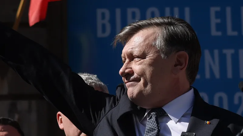 Antonescu, reacție tăioasă după dezvăluirea lui Ponta: „O lebădă atât de neagră n-am mai văzut” - FOTO: INquam (imagine cu rol ilustrativ)