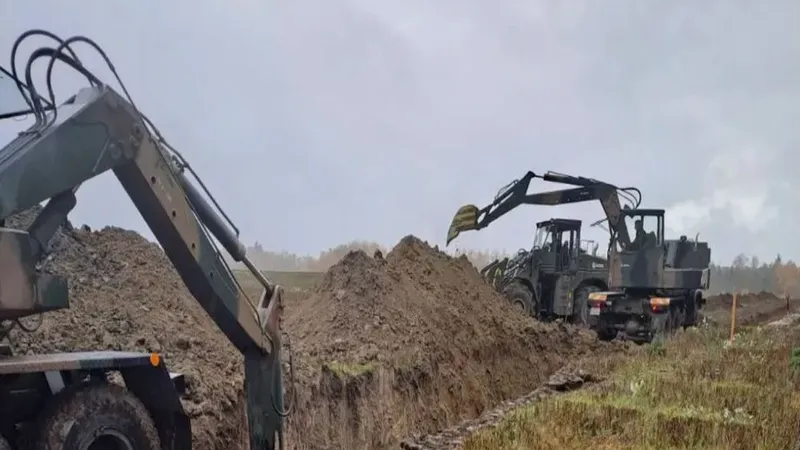 Polonia construiște linii defensive la granița cu Rusia. Cea mai mare operațiune din 1945 încoace Foto: kyivindependent.com