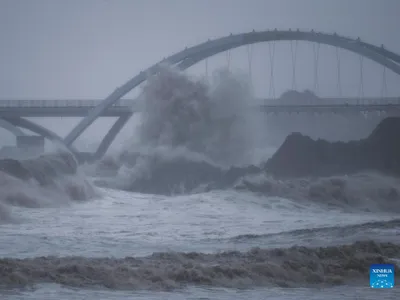 Taifunul Chanthu a măturat Taiwanul și urmează să lovească China/FOTO: Xinhua