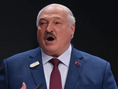 Aleksandr Lukașenko, președintele Belarusului, a răbufnit în ședință la Minsk: ”Începem să ne prăbușim”