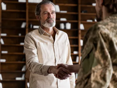 Pesionar și militar Foto: Freepik (imagine cu rol ilustrativ)