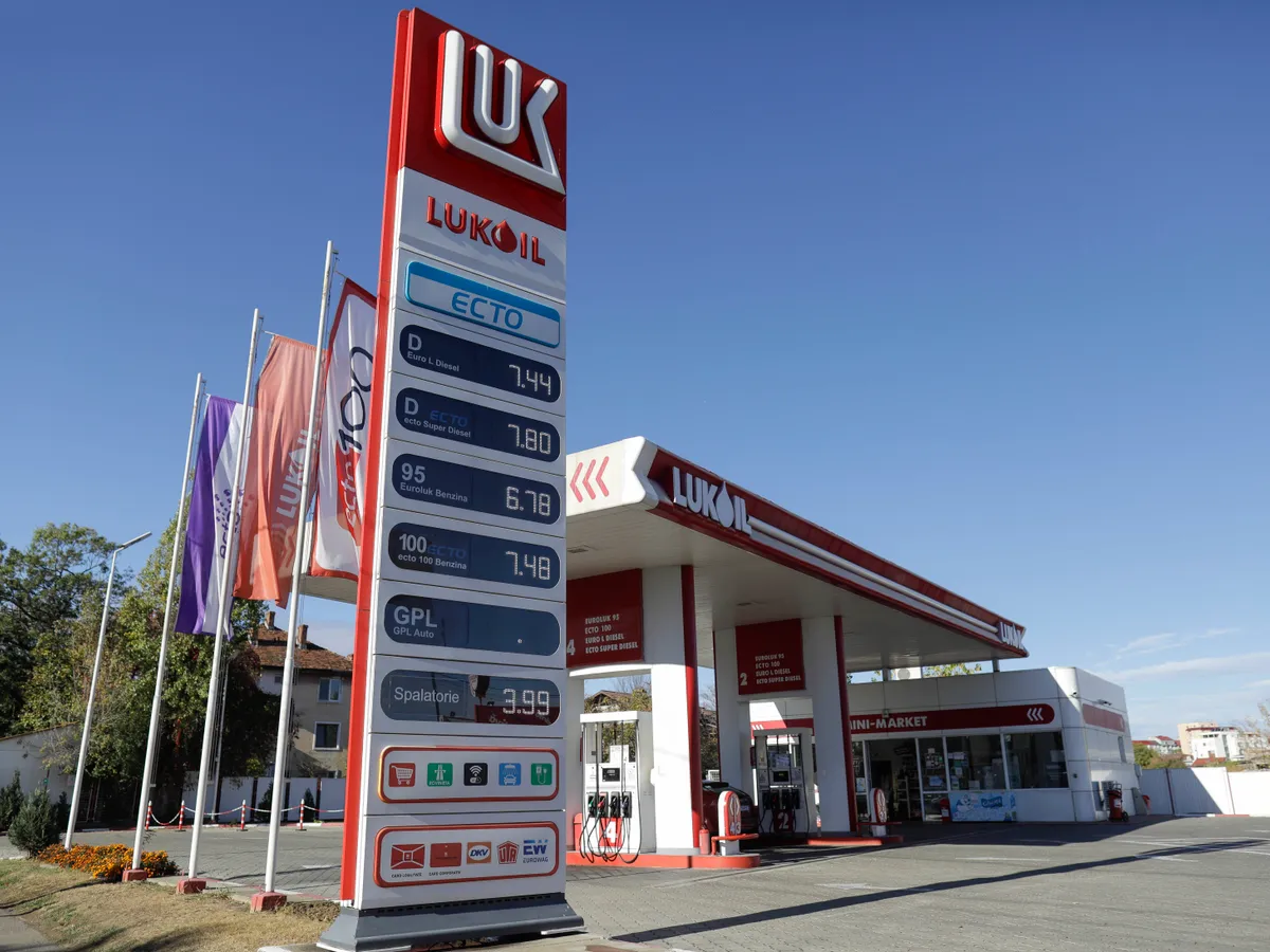 Asalt al Lukoil contra României și Bulgariei. Miza: 1.000.000.000 lei care alimentează războiul lui Putin