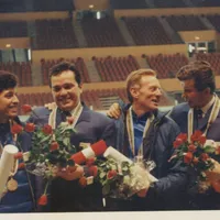 Doi fotbaliști, reprofilați, Ion Panțuru și Nicolae Neagoe (stânga) au adus singura medalie a României la Jocurile Olimpice de Iarnă, la Grenoble Foto: COSR