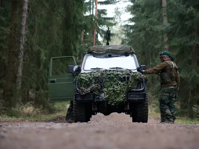 VIDEO UE a început livrarea a 90 de camioane off-road pentru a sprijini armata Ucrainei. Cât costă/ Pexels - Photo by Kony Xyzx