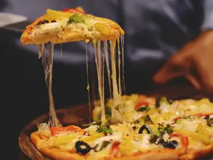 Ce salariu au pizzarii? Motivul pentru care unii patroni de pizzerii angajează pe bani puțini - Foto: Pixabay.com (rol ilustrativ)