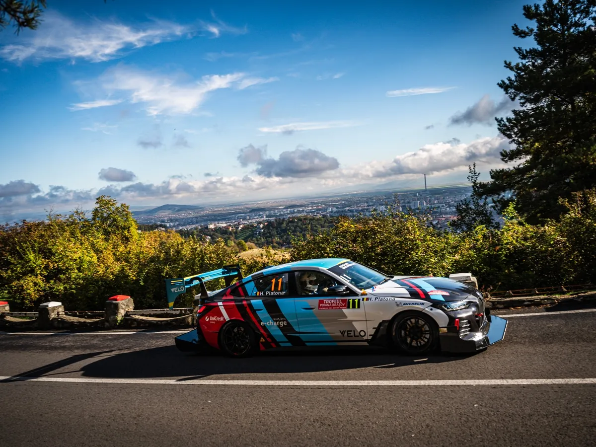Cum s-a descurcat primul BMW i4 de curse, făcut 100% în România, în primii 50 km de competiție - Foto: Flavius Croitoriu / Szabo Attila