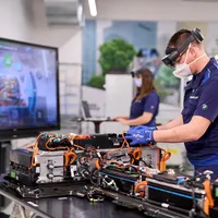 BMW caută specialiști români pentru uzina de 2 miliarde € de la Debrecen. / Foto: BMW