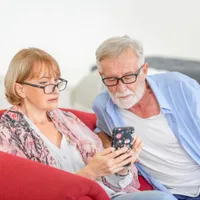 Doi pensionari primesc vești rele la pensie - Foto: Freepik