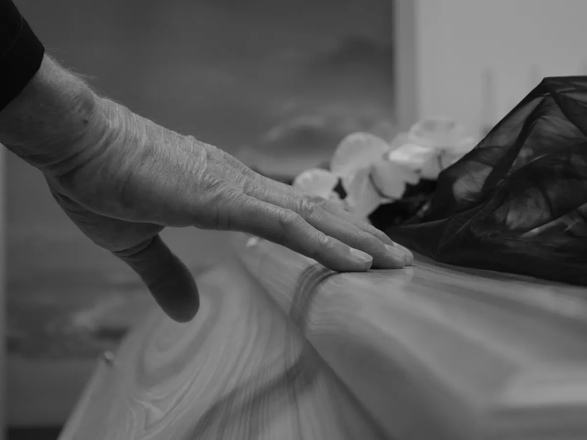 Familia a deschis sicriul pentru slujbă după 5 ore, mortul a deschis ochii - Foto: pexels.com/Mario Wall - Imagine cu rol ilustrativner