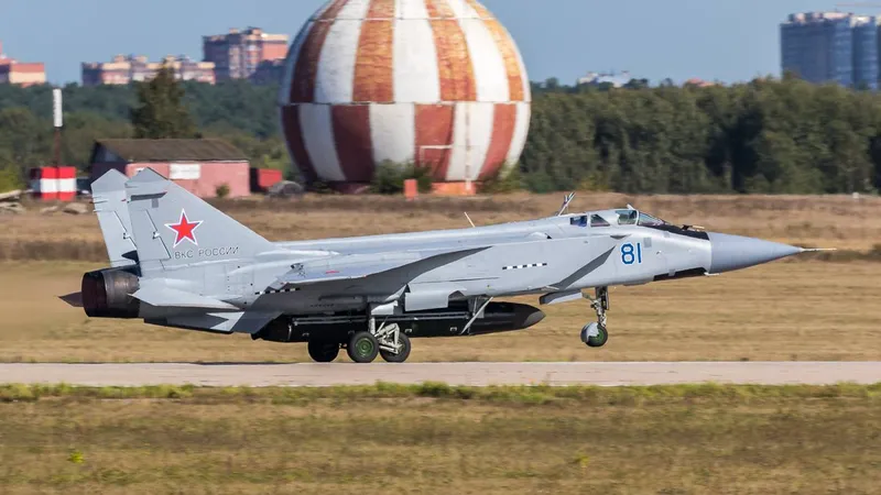 VIDEO Rusia a prezentat superavionul de luptă MiG-31I cu rachete Kinzhal și componente SUA. E mortal - Foto: defence-ua (Imagine cu caracter ilustrativ)