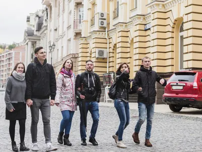 Schimbări din aprilie pentru românii din Germania. Noi reguli pentru părinți, șoferi și turiști - Foto: Freepik (rol ilustrativ)