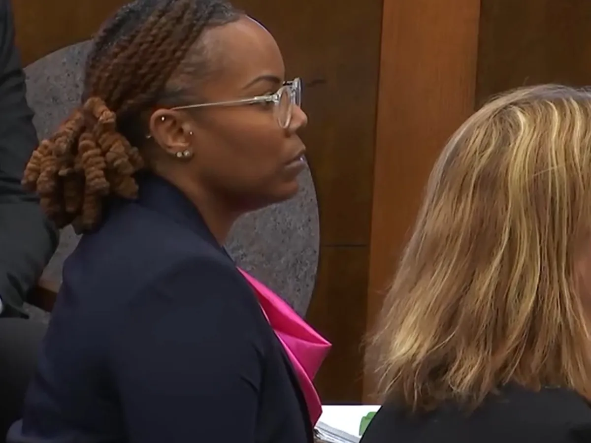 Despăgubiri de 10.000.000$ pentru o profesoară împușcată de două ori de un elev de 6 ani