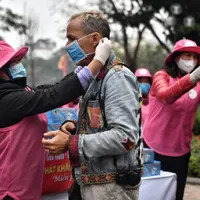 Măștile nu ajung tuturor/FOTO: hotnews.ro