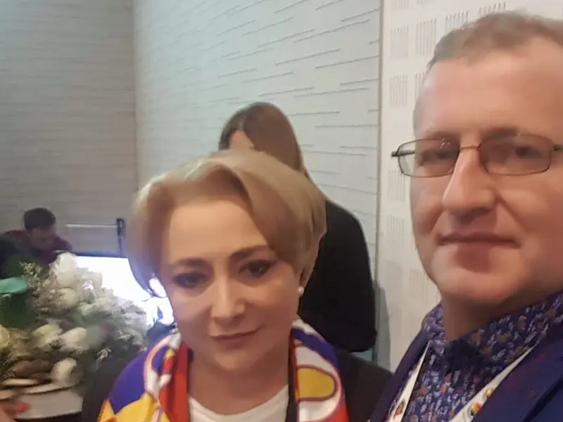 Ex-primarul Davidescu alături de doamna premier Dăncilă Foto: Facebook