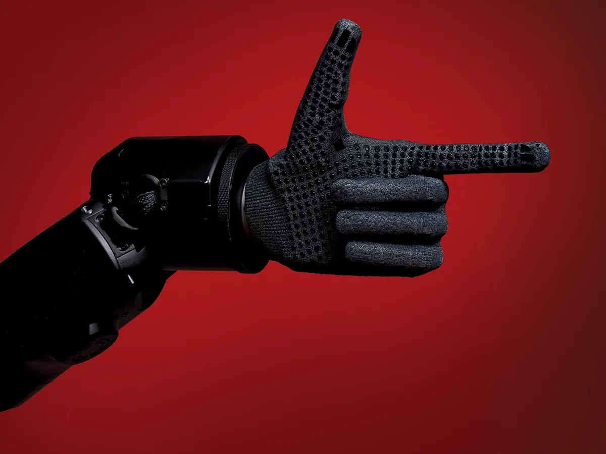 Elon Musk, CEO-ul Tesla, a declarat luna trecută că se așteaptă ca roboții umanoizi să depășească numărul oamenilor până în 2040, ajungând la 10 miliarde de roboți în funcțiune