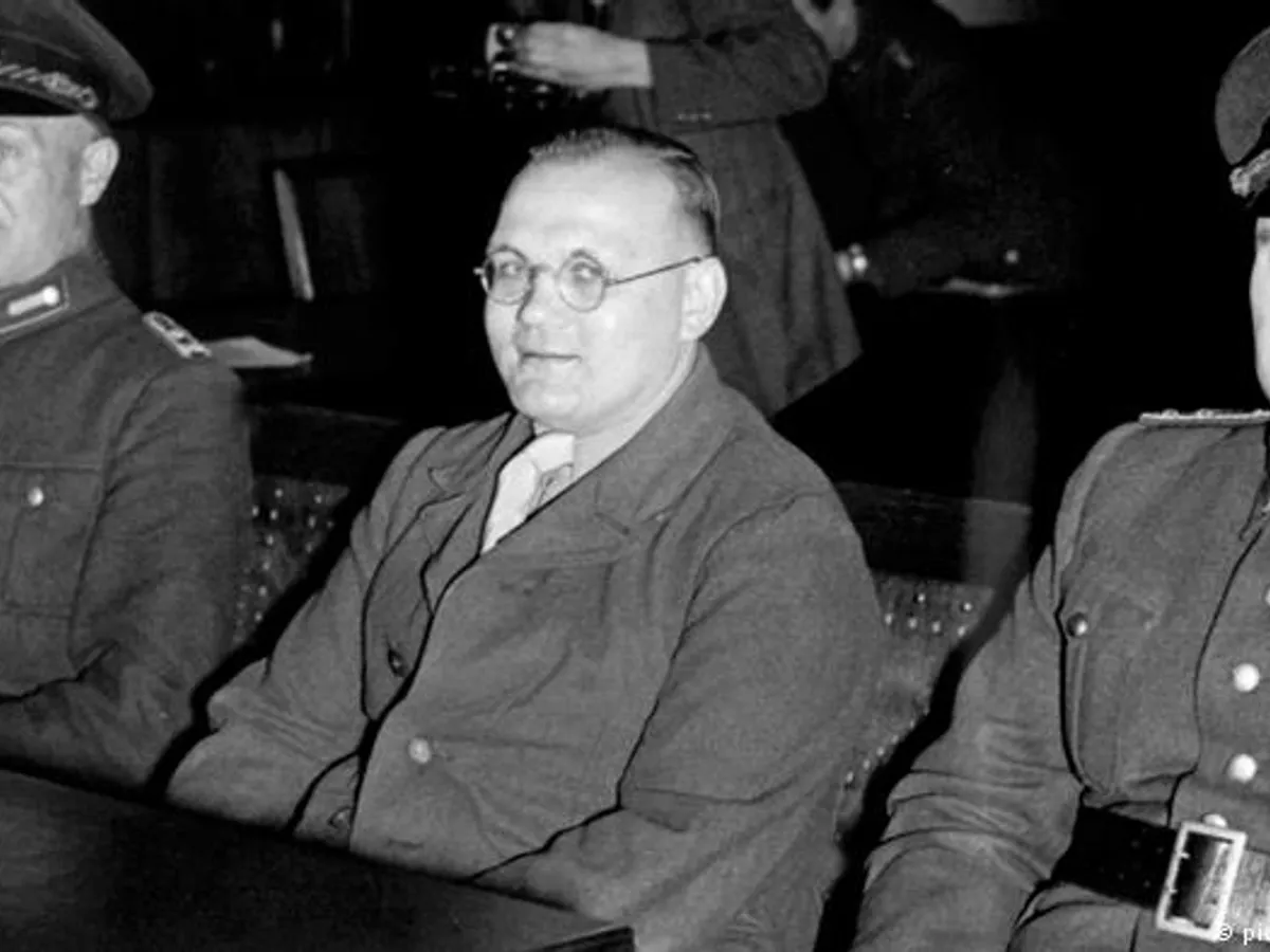 Rudolf Pleil în banca acuzaților: în toamna lui 1950 a început cel mai mare proces de crimă de până atunci în Germania postbelică