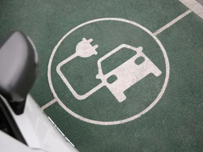 Austeritate, la Primăria Sector 3? Vrea să cumpere 140 de autoutilitare electrice cu 10.500.000 € - Foto: Freepik (Imagine cu rol ilustrativ)