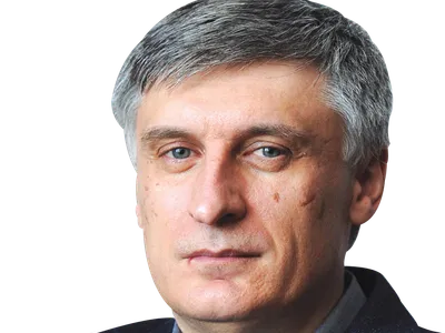 Cătălin Avramescu este conferențiar la Facultatea de Științe Politice a Universității din București