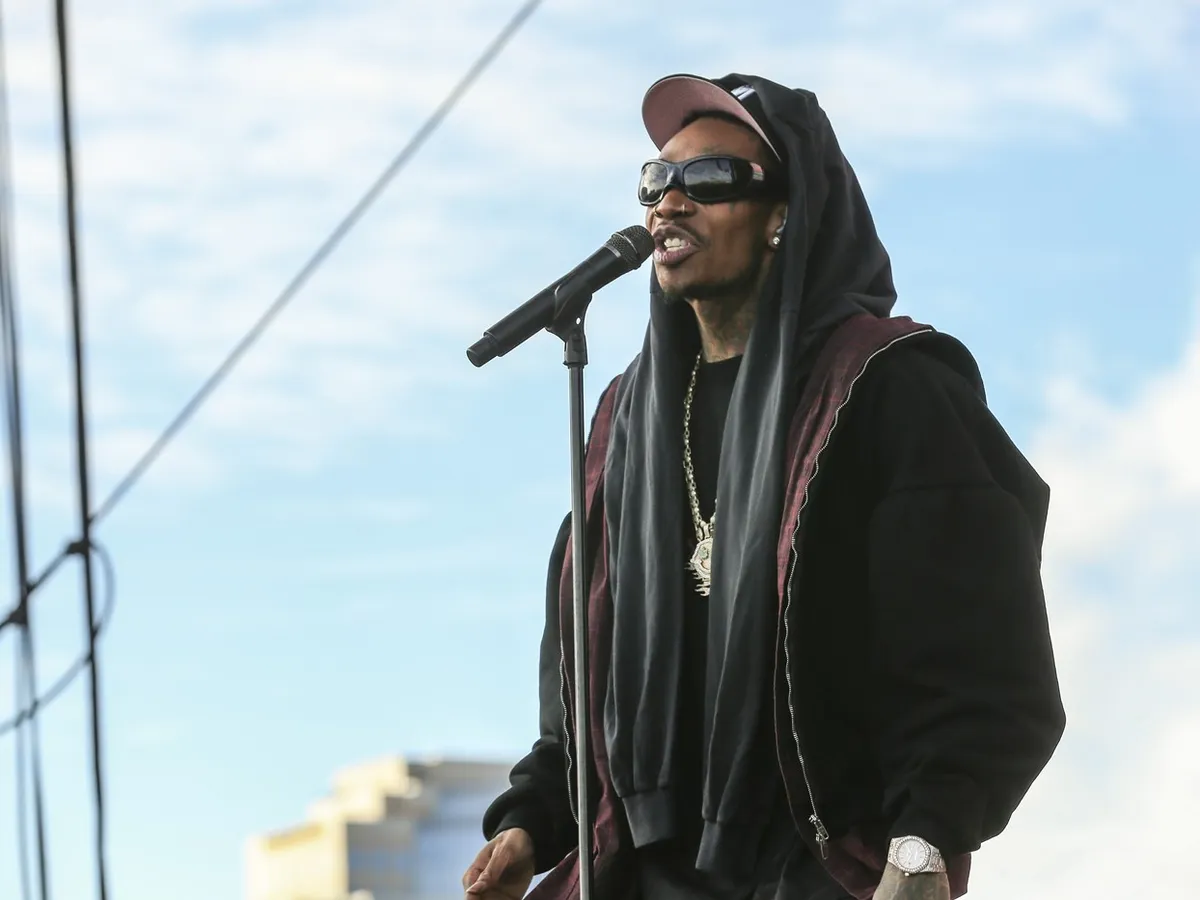 Rapperul american Wiz Khalifa a fost prins drogat pe scena unui festival din România Foto: profimediaimages.ro
