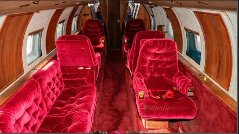 Avionul privat care a aparținut lui Elvis Presley va fi scos la licitație/Foto: twitter