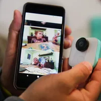 Cu ajutorul tehnologiei AI, software-ul Google Clips învață ce cadre îi plac sau nu utilizatorului
