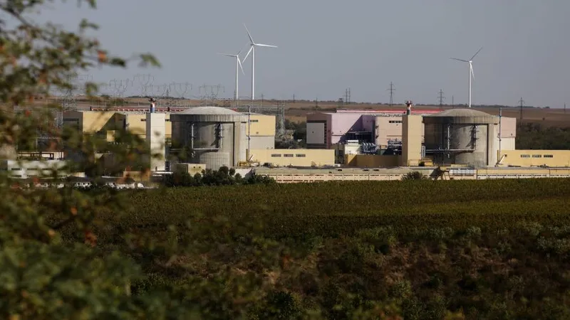 400.000.000 € costă lucrările de retehnologizare de la Centrala Nucleară de la Cernavodă - Foto: INQUAM PHOTOS/George Călin