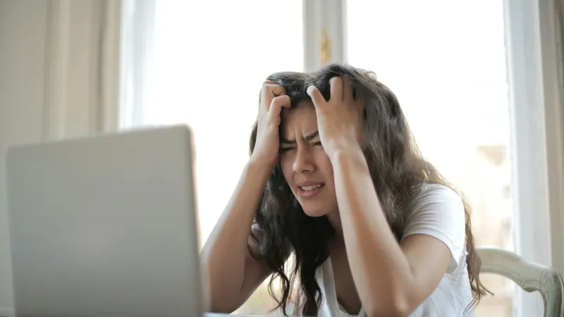 Stresul poate favoriza apariția cancerului ? - Foto: Pexels / Andrea PIacquadio