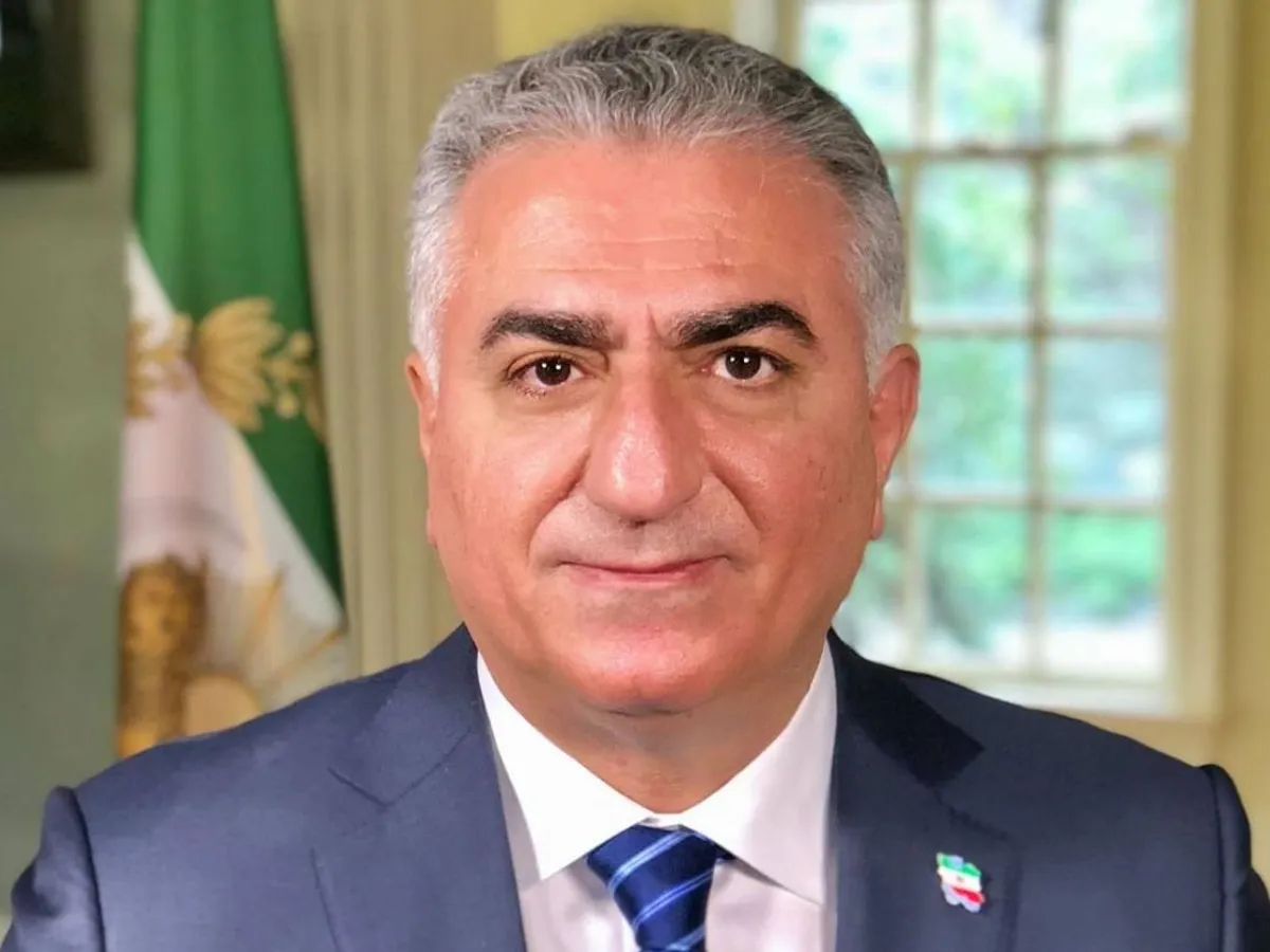 Fiul şahului înlăturat, Reza Pahlavi, anunță că este pregătit să asigure tranziţia, după răsturnarea regimului