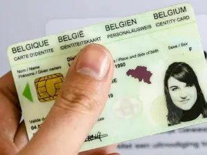 Belgia scoate genul din cărţile de identitate, pentru înregistrarea persoanelor „nonbinare”. / Foto: new.in-24.com