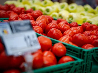 Ce produse locale preferă românii să pună pe masă în timpul verii Foto: Carrefour