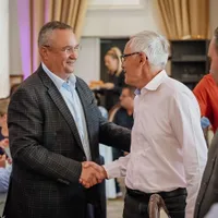 Nicolae Ciucă îi răspunde lui Geoană: „Poate își aduce aminte ce s-a întâmplat și acum 15 ani la Mos - Foto: FB