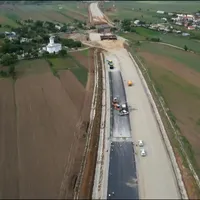 Turcii au mărit ritmul pe lotul 1 al „Autostrăzii Ford”. Trebuia să se circule din 2022 - Foto: captură video